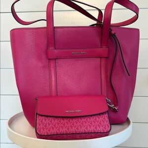 NWT Michael Kors Jet Set Tote & Wallet in Dragonfruit Leather